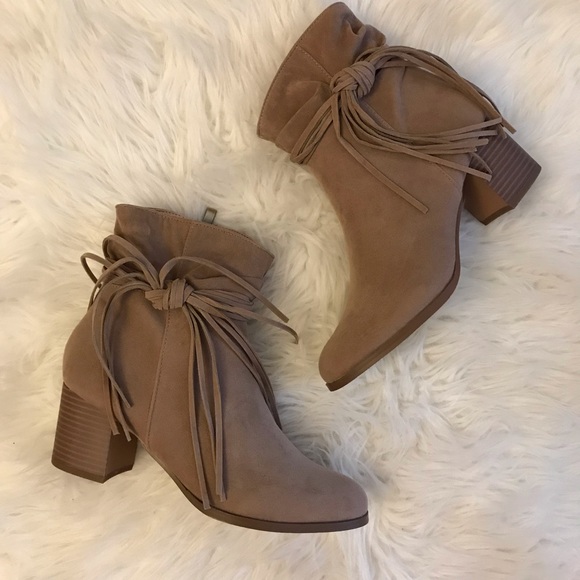 🆕 Lynn Taupe Side Bow Tassel Slouchy Boot - Picture 3 of 8